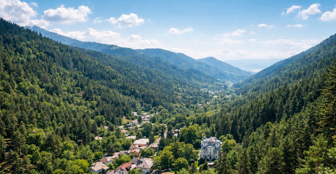 7 Destinations in Georgia for a Spring Road Trip